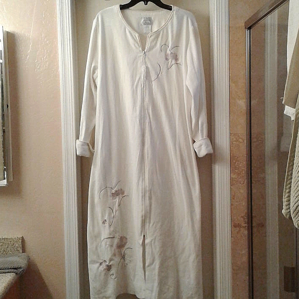Ladies robe